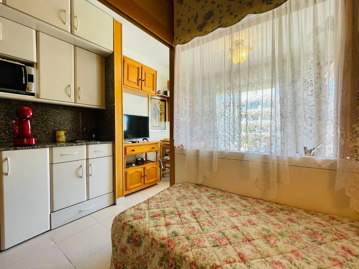 Apartamento Vistas Al Mar, Con Acceso Directo A La Playa, Piscina Y Parking Gratis!!! Apartment Cambrils 0*,  Spain